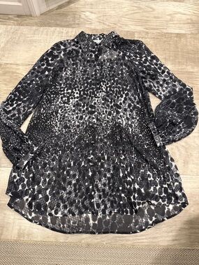 CAbi Black & White Printed Button-Down Blouse